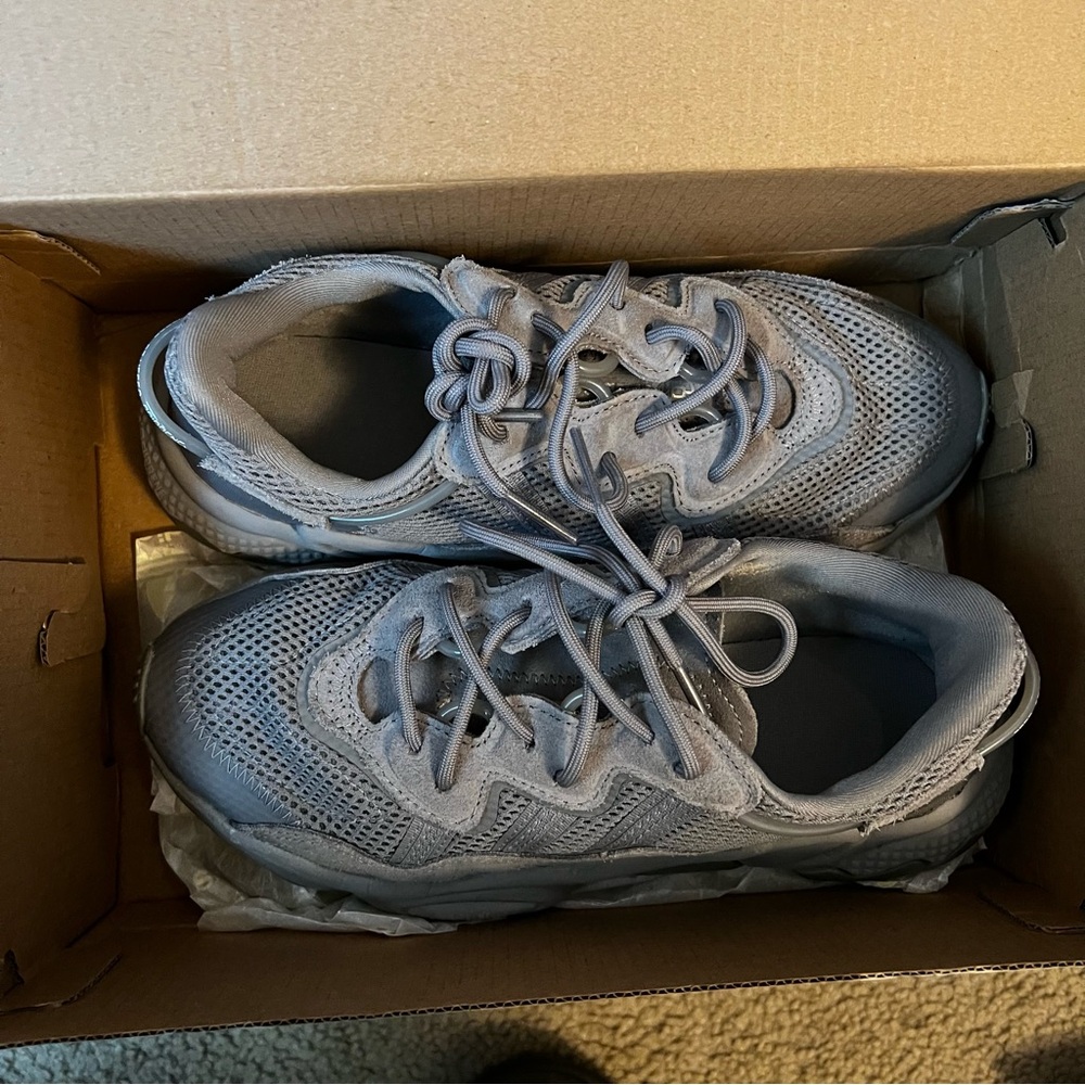 Adidas OZWEEGO sneakers